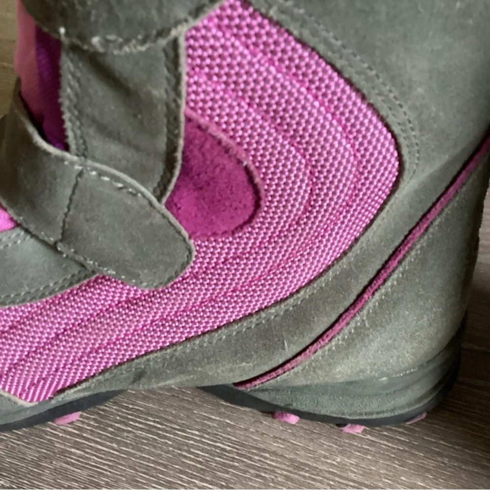 L.L.‎ Bean Kids Pink and Olive Snow Boots